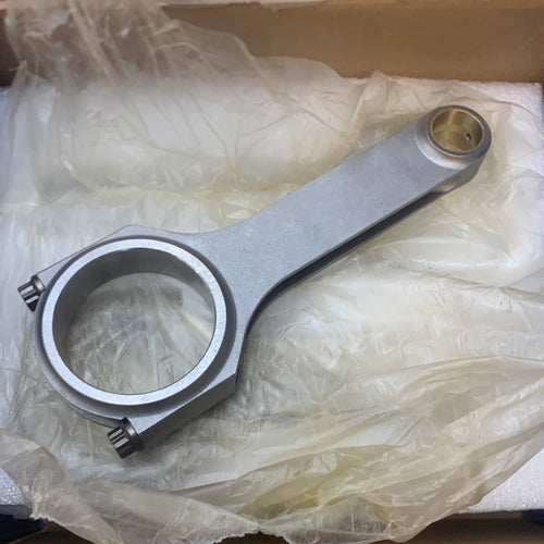 H beam connecting rods with properly honed wrist pin bushings & arp hardware